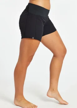 Women Oiselle Featherweight Long Roga Shorts