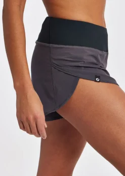 Women Oiselle Featherweight Split Shorts