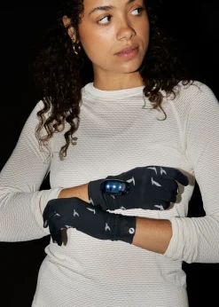 Women Oiselle Firecracker Reflective Gloves