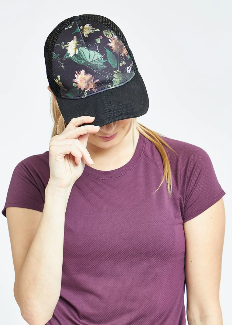 Women Oiselle Runner Trucker